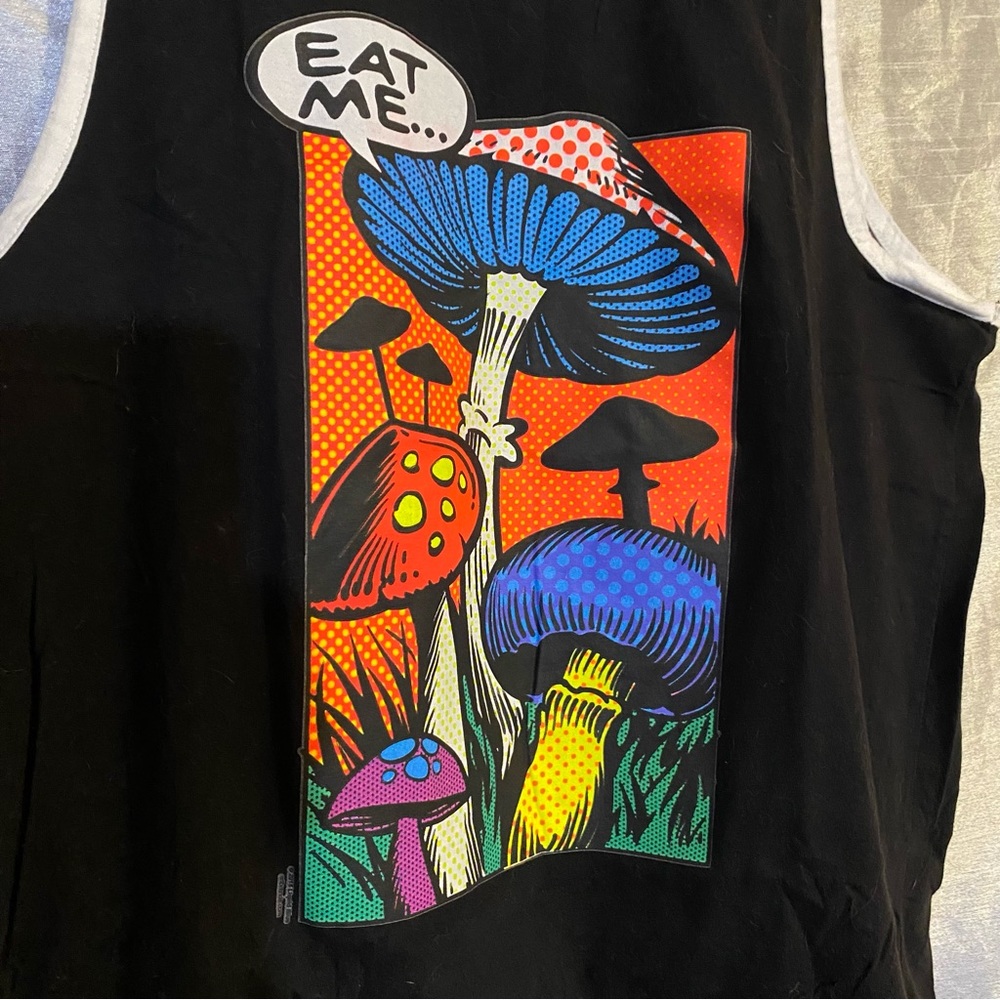Liquid Blue Tank top, no tags, SZ XL, GUC, glows in the dark! Eat Me, mushroom - Picture 5 of 7